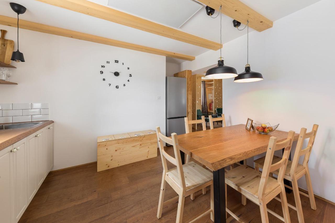 Апартаменты Hisa Na Soncu / Sun House Згорнье-Горье Экстерьер фото