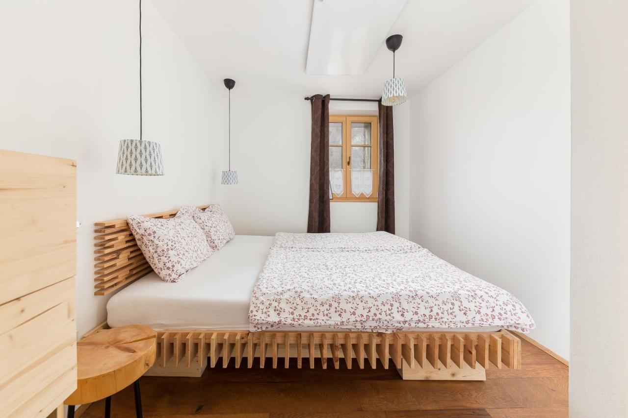 Апартаменты Hisa Na Soncu / Sun House Згорнье-Горье Экстерьер фото