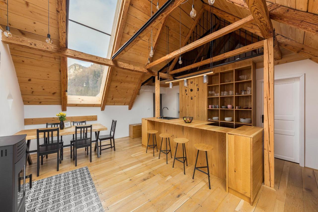 Апартаменты Hisa Na Soncu / Sun House Згорнье-Горье Экстерьер фото