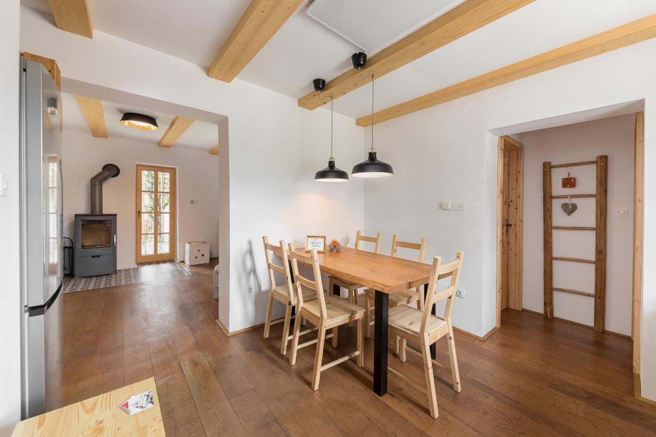 Апартаменты Hisa Na Soncu / Sun House Згорнье-Горье Экстерьер фото